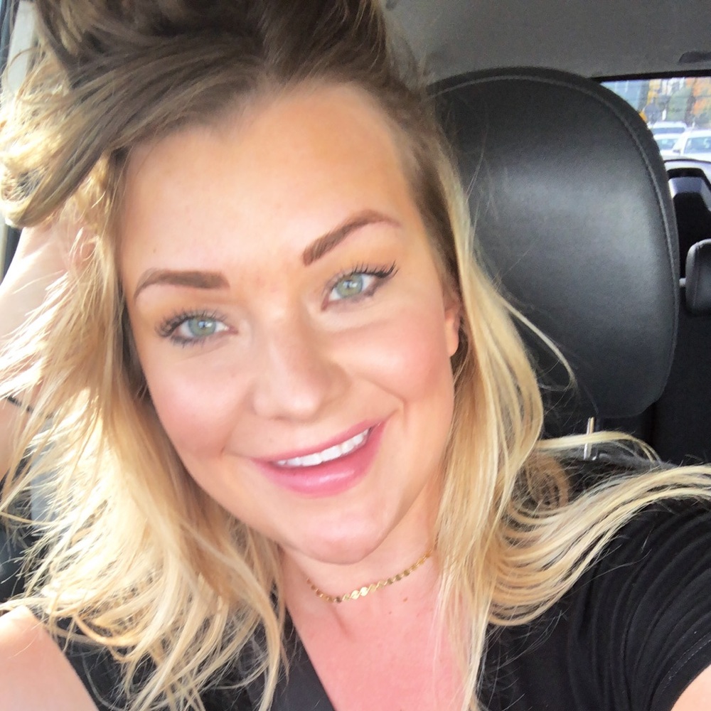 Meet your Posher, Courtney